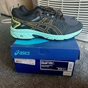 Brand new ASICS Gel-Venture 7 Black and Teal Running Shoes Size 10 wide